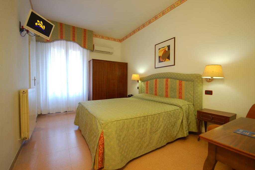 Hotel Ely Viareggio Phòng bức ảnh